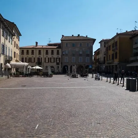 Viole, Cozy Attic Set In The Old Town Next To The * أرونا